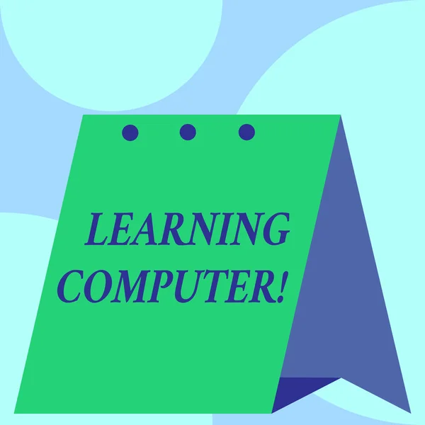 显示 "学习计算机" 的文本符号。概念照片了解更多关于计算机中的每个组件打开大的常设日历服务台每月计划程序几何背景. — 图库照片