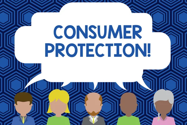 Πινακίδα κειμένου που δείχνει την προστασία των καταναλωτών. Εννοιολογική φωτογραφία νόμοι δίκαιου εμπορίου για τη διασφάλιση της προστασίας των δικαιωμάτων των καταναλωτών πέντε διαφορετικοί άνθρωποι που μοιράζονται μια κενή φούσκα ομιλίας. Οι άνθρωποι μιλούν. — Φωτογραφία Αρχείου