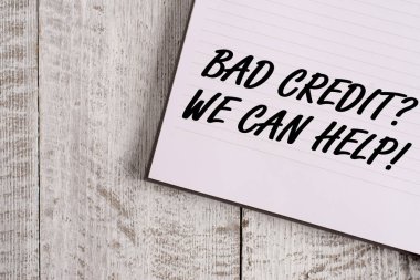 Kavramsal el yazma kötü kredi soru biz yardımcı olabilir gösteren. Kredi için gittikten sonra yardım sunan iş fotoğraf vitrine sonra reddedilen Notebook sabit klasik ahşap zemin üzerine yerleştirilen.