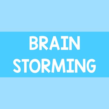 Beyin Fırtınası 'nı gösteren bir not yazıyorum. İş fotoğraflarının sergilenmesi yaratıcı düşünmeyi canlandırıyor. Yeni fikirler geliştiriyor. Yeni fikirler geliştiriyor..