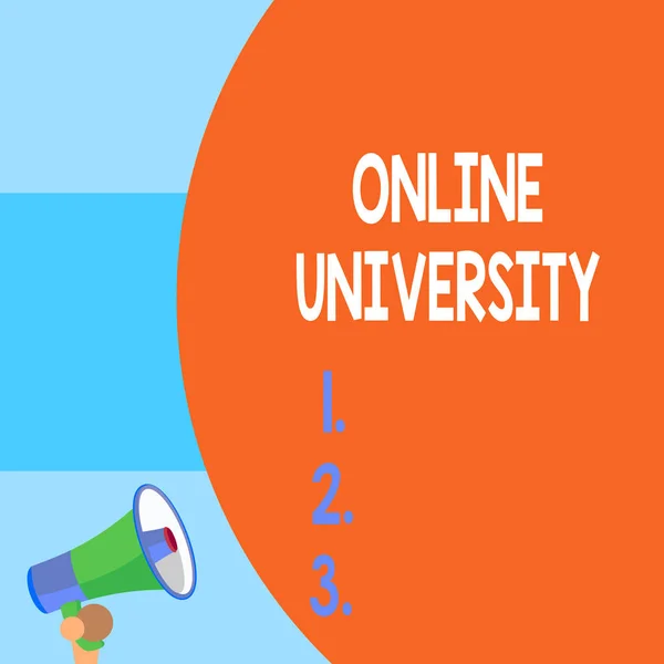 Почерк написания текста Online University. Концепция, означающая дистанционное обучение, берётся через интернет Половина пустой огромный воздушный шар пустой текст с небольшим мегафоном. Анонс . — стоковое фото