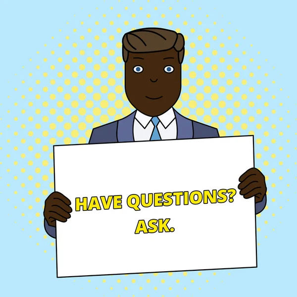 手書きテキスト質問を持っています。自分の前で正式なスーツ大きな空白のポスターボードを持つ笑顔の男を尋ねるためにあなたが言うか、書く何かを意味する概念. — ストック写真