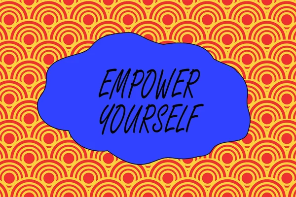 Kézírás szövegének írása Empower Yourself. Fogalom figyelembe véve az irányítást az élet meghatározása célok pozitív döntések absztrakt folytonos ismétlés tervezési félkör kandikál ki egymástól. — Stock Fotó