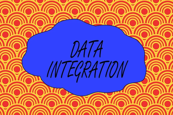Написання текстів Інтеграція даних. Концепція, що означає комбінацію технічних і бізнес процесів для поєднання абстрактного безшовного повторного дизайну напівкруглих кіл . — стокове фото