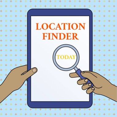 Konum Bulucu'u gösteren metin işareti. Kavramsal fotoğraf Seçili bir yerin adresini bulmak için öne çıkan bir hizmet Eller Açık Kapalı Dokunmatik Ekran Tablete Karşı Büyüteç Tutuyor.