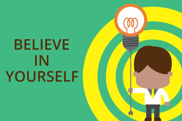 Écriture conceptuelle montrant Believe In Yourself. Photo d'affaires mettant en valeur morceau commun de conseils que vous pouvez tout faire debout homme cravate tenant l'ampoule de prise de courant Idea Startup . — Photo