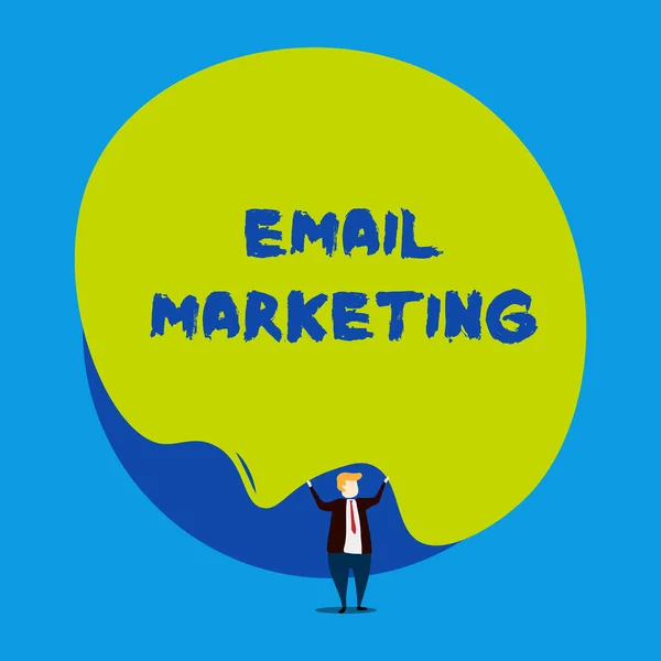 Εννοιολογική γραφή χέρι που δείχνει email marketing. Επιχείρηση φωτογραφία προβολή αποστολή ενός εμπορικού μηνύματος σε μια ομάδα δείχνει χρησιμοποιώντας το ταχυδρομείο αρσενικό ανθρώπινο φορούν επίσημο σμόκιν κρατήσει ασύμμετρη σχήμα φούσκα. — Φωτογραφία Αρχείου