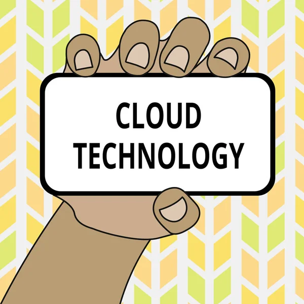 Conceptuele hand schrijven toont Cloud technologie. Zakelijke fotopresentatie opslaan en toegang tot gegevens en Programma's via internet close-up van smartphone in de hand met scherm en tekstruimte. — Stockfoto