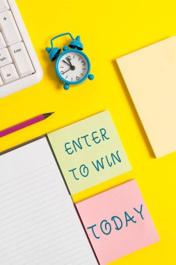 Enter To Win 'i gösteren metin işareti. Kavramsal fotoğraf ödül ya da kazanma şansı karşılığında bir şey takas ediyor..