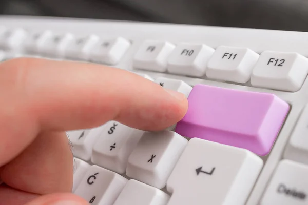 Business concept with notes and pc keyboard. Colourfull pc mockup keyboard with empty copy space above white background copycpace. Blank mockup space for textual message. — Stock Photo, Image