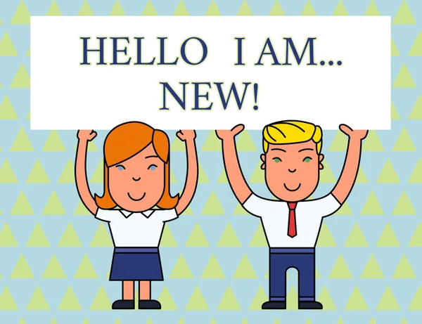 显示"你好我是新人"的文本符号。概念照片用作问候或开始电话交谈 两个微笑的人拿着大空白海报板头顶用双手. — 图库照片