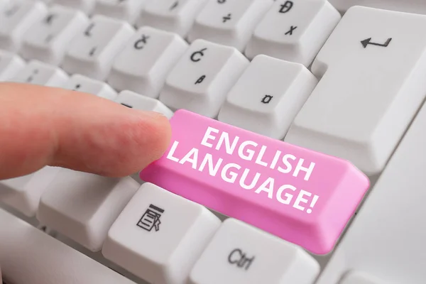 Texto manuscrito Idioma Inglés. Concepto que significa tercer lenguaje nativo hablado en el mundo después del teclado de PC chino y español con papel de nota vacío sobre el espacio de copia de la tecla de fondo blanco . — Foto de Stock