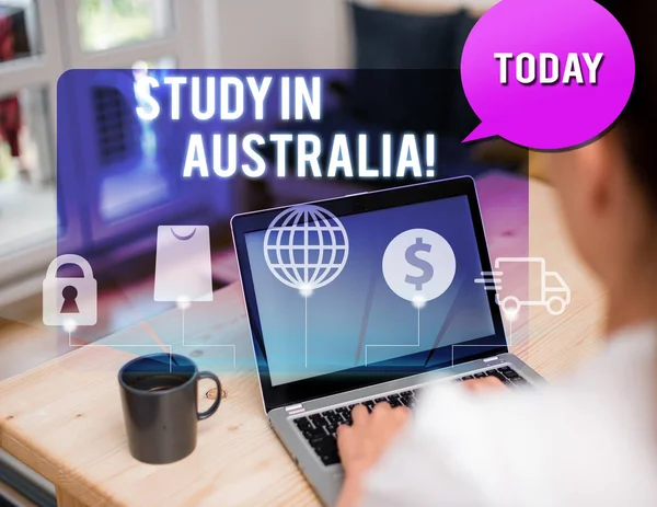 Escrita à mão escrita de texto Study In Australia. Conceito significado indo para a ordem do país estrangeiro completar seus estudos . — Fotografia de Stock