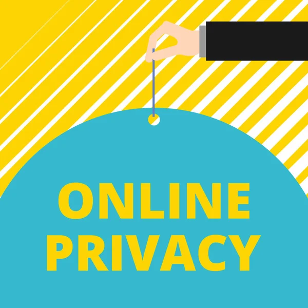 Tekst teken dat online privacy weergeeft. Conceptuele foto beveiligingsniveau van demonstratingal gegevens gepubliceerd via de Internet man hand Hold grote halve ronde papier stropdas string met duim en wijsvinger. — Stockfoto