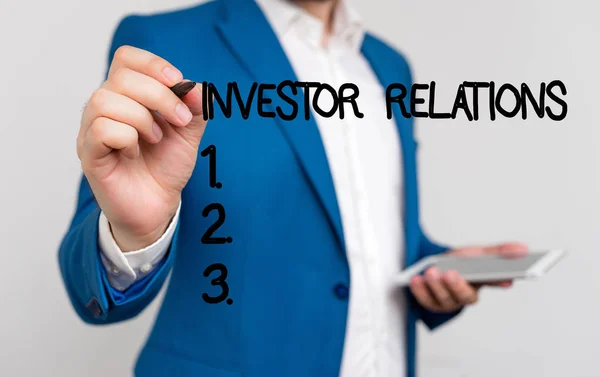 Conceptueel handschrift dat Investor Relations weergeeft. Zakelijke fotopresentatie van analysisagement verantwoordelijkheid die Finance zakenman integreert Blue Suite en wit shirt wijzend met de vinger. — Stockfoto