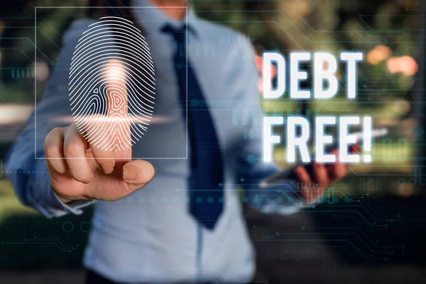 Borç Ücretsiz gösteren kavramsal el yazısı. İş fotoğraf vitrin herhangi bir kişi veya şirketler e herhangi bir para sahibi değil Kadın sunum akıllı cihaz sunan iş elbisesi giymek.