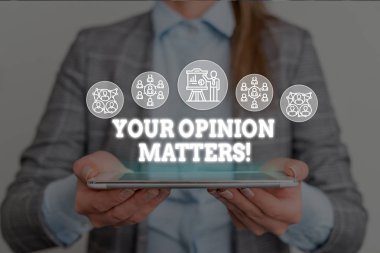 Sizin Görüş Konularda gösteren kavramsal el yazısı. İş fotoğrafı metin sadece kadın sunum akıllı cihaz sunan iş elbisesi giymek söyleniyor bir şey ile aynı fikirde olmadığını göstermektedir.