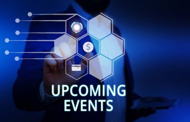 Word yazma metni Yaklaşan Olaylar. Yaklaşan kamu ya da sosyal günler için iş konsepti Akıllı cihaz kullanarak sunum sunan erkek giyim resmi iş elbisesi.