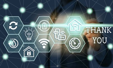 Teşekkür'i gösteren metin işareti. Kavramsal fotoğraf kibar ifade hediye hizmeti iltifat kabul ederken kullanılan kadın insan giyim resmi iş elbisesi sunum sunan akıllı cihaz.