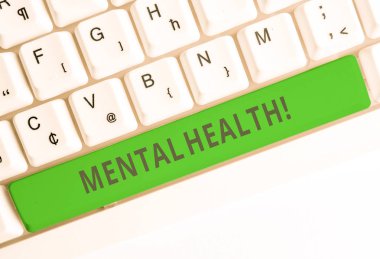 Ruh Sağlığını gösteren bir metin işareti. Kavramsal fotoğraf gösteren durum onların psikolojik iyi beyaz arka plan tuşu kopya alanı üzerinde boş not kağıdı ile Beyaz pc klavye olmak.