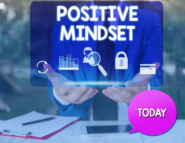 Tekst teken dat positieve Mindset weergeeft. Conceptuele foto mentale houding in dewelke u verwacht gunstige resultaten man icons smartphone toespraak bubble kantoorbenodigdheden technologisch apparaat. — Stockfoto