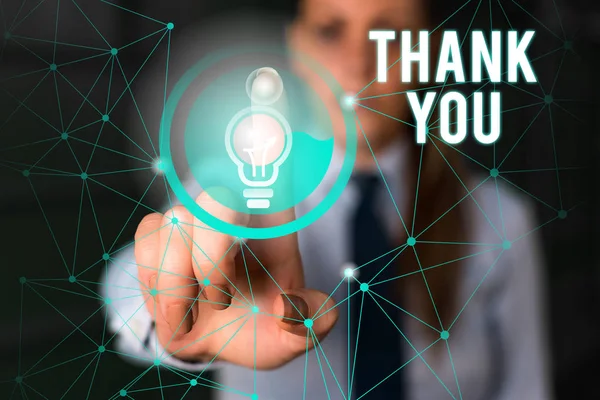 Kelime yazma metni Teşekkür ederim. Bir hediye veya hizmet kabul ederken kullanılan kibar bir ifade için iş konsepti Sunum sunan kadın insan giyim resmi iş elbisesi kullanımı akıllı cihaz.