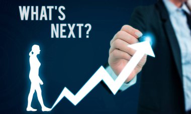 Kelime yazma metni Ne S Sonraki Soru. Onun gelen eylem veya davranış hakkında gösteren soran için Iş kavramı Sunum sunan resmi iş elbisesi kadın giyim akıllı cihaz.