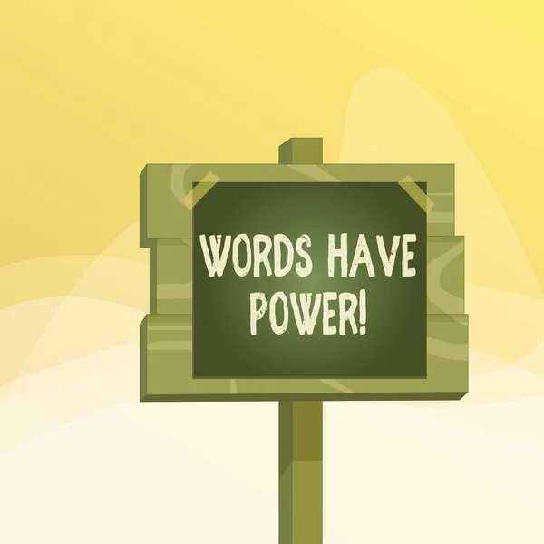 กําลังเขียนโน้ตที่แสดงว่า Words มีพลัง การแสดงรูปภาพทางธุรกิจเนื่องจากพวกเขามีความสามารถในการช่วยรักษาอาการบาดเจ็บหรือเป็นอันตรายต่อใครบางคนไม้กระดานไม้ไม้ไม้ติดเสากระดาษโน้ตติดเทปกาว . — ภาพถ่ายสต็อก