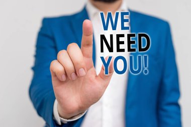 Word yazma metni Size İhtiyacımız Var. Birisi belirli bir iş için birlikte çalışmak ya da mavi suit ve beyaz gömlek boş alanda parmak ile işaret İşadamı hedef isteyen için İş kavramı.