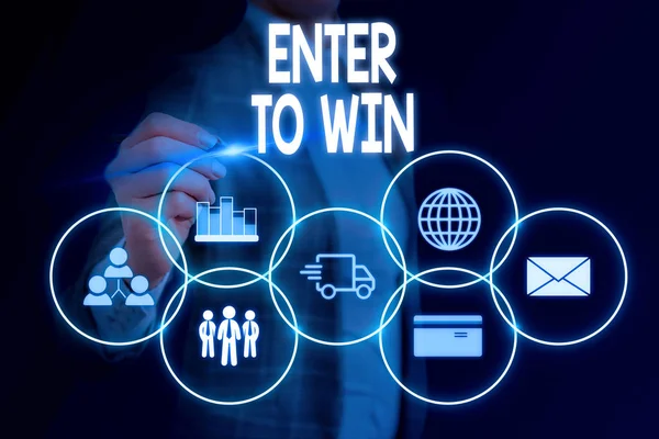 Kelime yazma metni Kazanmak için girin. Ödül veya kazanma şansı için bir değer alışverişi için iş konsepti Kadın akıllı cihaz kullanarak sunum sunan resmi iş elbisesi giymek.