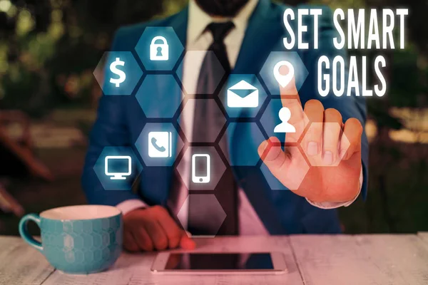 Tekstbord met Set Smart Goals. Conceptuele fotocriteria als leidraad bij het vaststellen van doelstellingen. — Stockfoto