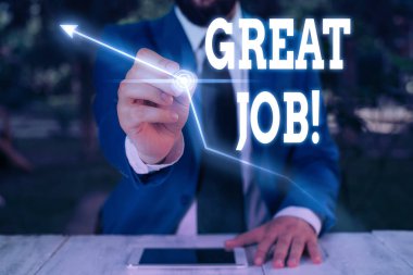 Harika bir iş çıkardığını gösteren bir mesaj. Birine iyi bir şey yaptığını söyleyen kavramsal bir fotoğraf..