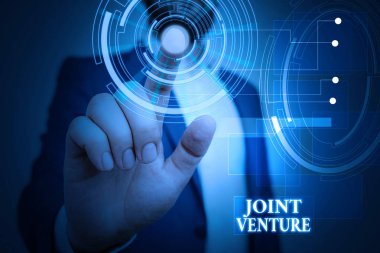 El yazısı metin Joint Venture. Kavram anlamı İşbirliği Düzenleme Taraflar Ortaklık Takım Erkek insan giyim resmi iş elbisesi sunum sunum akıllı cihaz kullanılarak.