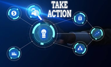 Eylem'i gösteren kavramsal el yazısı. İş fotoğraf metin belirli bir sonuç elde etmek için somethingoract yapmak Kadın sunum akıllı cihaz sunan iş elbisesi giymek.