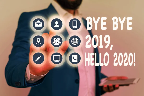 Nota de escritura que muestra Bye Bye 2019 Hola 2020. Foto de negocios que muestra despedida el año pasado y da la bienvenida a otra buena . —  Fotos de Stock