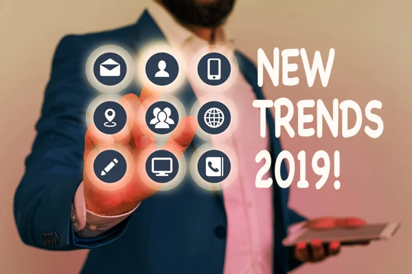 Schreiben Notiz zeigt neue Trends 2019. business photo präsentiert allgemeine Richtung, in die sich etwas entwickelt. — Stockfoto