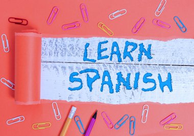 İspanyolca öğrenmeyi gösteren kavramsal el yazısı. İş fotoğrafı metni İspanya 'da Çeviri Dili Sözcük Hazinesi Konuşması.