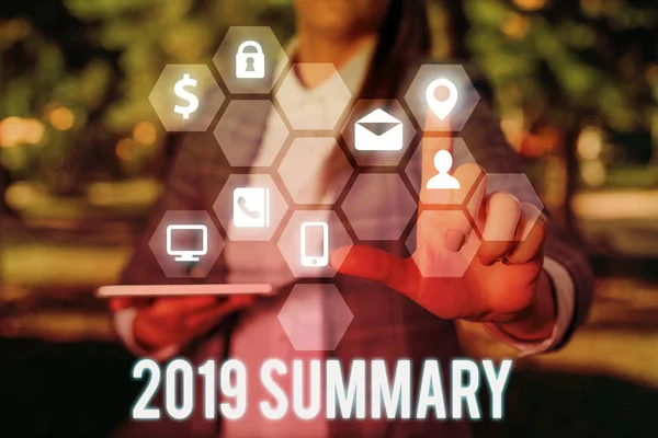Schreiben Notiz zeigt Zusammenfassung 2019. Business-Foto zeigt kurze umfassende vor allem die wichtigsten Punkte des Jahres 2019. — Stockfoto