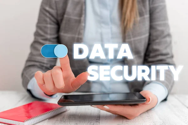 Scrittura manuale concettuale che mostra la sicurezza dei dati. Business photo showcase Riservatezza Disk Encryption Backup Password Shielding Business concept con telefono cellulare di comunicazione . — Foto Stock