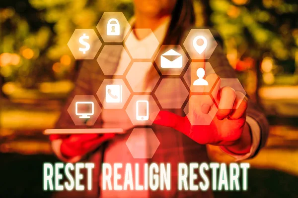 Írásban Megjegyzés: reset Realign újraindítása. Üzleti fotó bemutató élet audit segít fel a dolgokat kilátások. — Stock Fotó