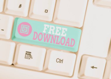 Ücretsiz İndir'i gösteren not yazma. Transfigure Initialize Freebies Kablosuz Görüntüler Beyaz pc klavye beyaz arka plan üzerinde not kağıdı ile Anahtar vitrine İş fotoğraf.