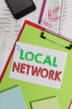 Kelime yazma metni Yerel Ağ. Intranet Lan Radyo Dalgalar Dsl Boradband Geçiş Bağlantı Panosu levha kalem akıllı telefon not klipleri not defterleri ahşap arka plan için iş konsepti.