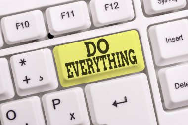 Her şeyi yap'ı gösteren kavramsal el yazısı. Beyaz arka plan üzerinde not kağıdı ile Tüm Esnaf Self Esteem Ego Pride No Limits Beyaz pc klavye İş fotoğraf metin Jack.