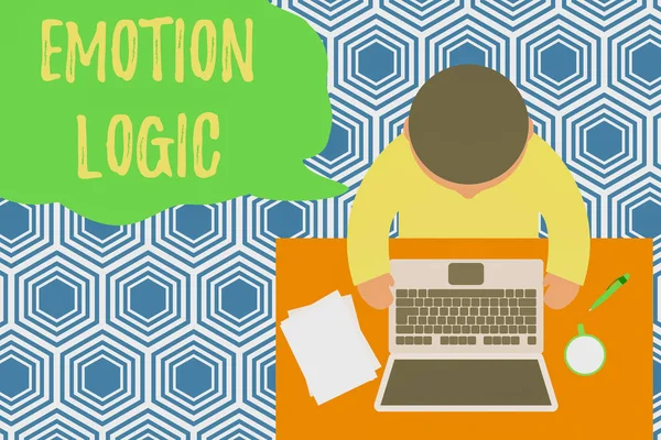 Szöveg jel mutatja Emotion Logic. Fogalmi fotó szív-vagy Brain Soul vagy intelligencia zavartság egyenlő egyenleg felső nézet fiatal férfi ült dolgozó asztal laptop dokumentumok kávéscsésze toll. — Stock Fotó