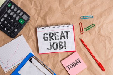 Büyük İş'i gösteren bir not yazıyorum. İş fotoğraf vitrin çok iyi Papercraft masa kare spiral defter ofis çalışma malzemeleri yapmış bir şey için birini öven kullanılır.