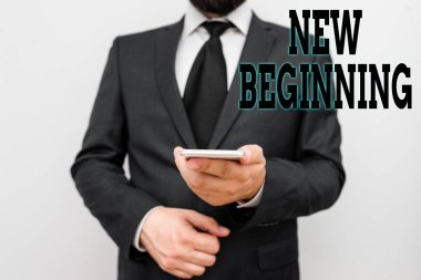 El yazısı Yeni Başlangıç metni. Kavram, farklı kariyer ya da gayret anlamına gelir Yeniden Başlangıç Yenilemesi.