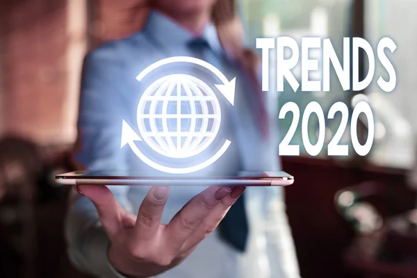 Tekst van het schrijf woord Trends 2020. Business concept voor komende jaar heersende tendens wijd besproken online. — Stockfoto