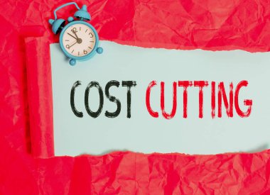 Kelime yazma masrafları kısma. Giderlerin azaltılması ve kârın artırılması için uygulanan tedbirler için iş kavramı.