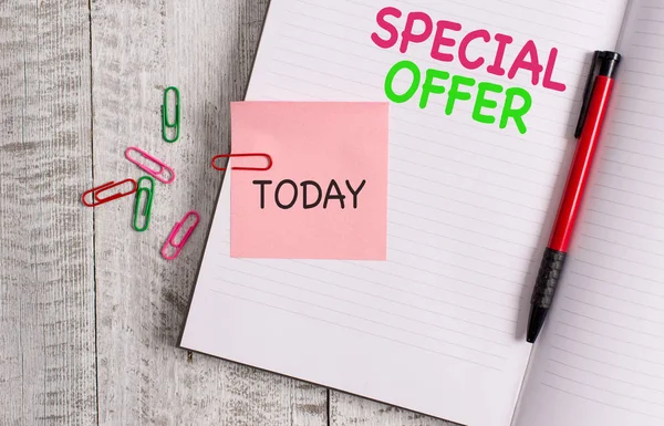 Handwriting text Special Offer. Concept meaning Discounted price Markdown Promotional Items Crazy Sale Thick pages notebook stationary placed above classic look wooden backdrop. — Zdjęcie stockowe