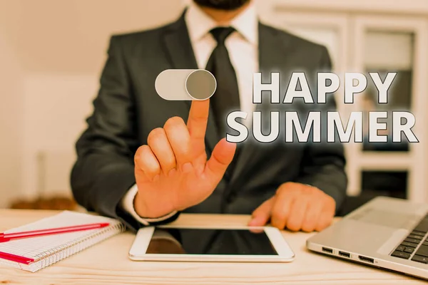 Writing Megjegyzés mutatja Happy Summer. Üzleti fotó bemutató strandok napfény relaxáció meleg napsütéses szezon napforduló. — Stock Fotó